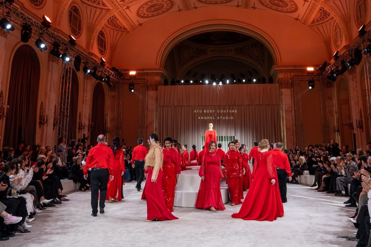 Corul Madrigal la MBBFW_4_foto MBBFW