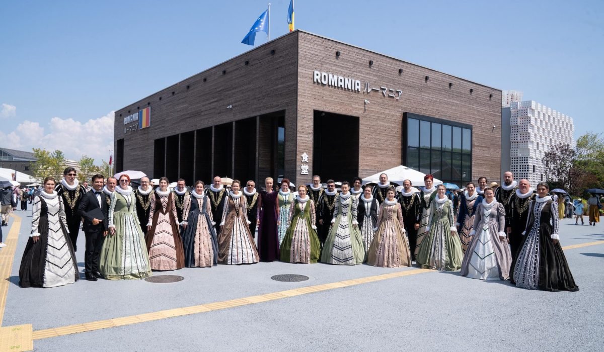 Madrigal in Japonia 1 - Standul Romaniei la Expo 2025