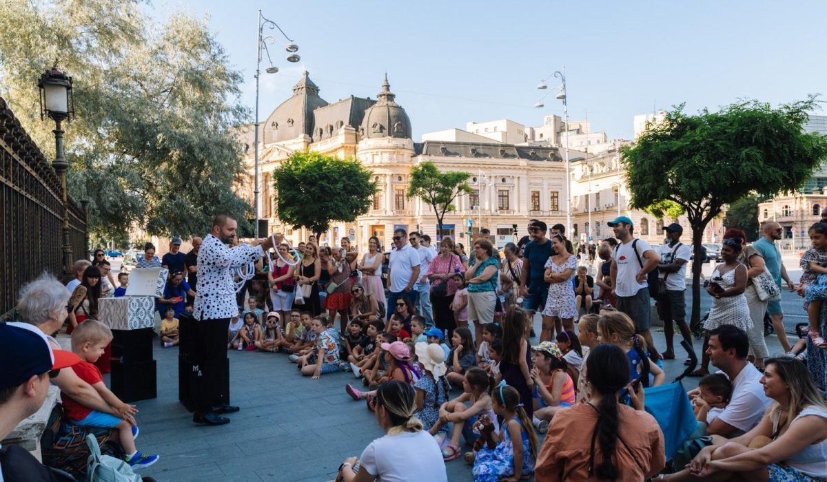 Străzi deschise_București, Promenadă Urbană..