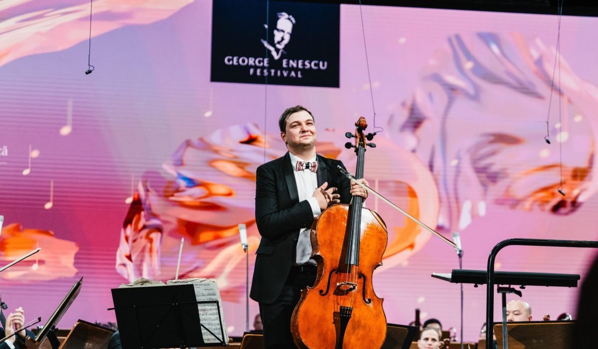 Violoncelistul Andrei Ioniță, pe scena Festivalului Enescu 2023. foto Andrada Pavel