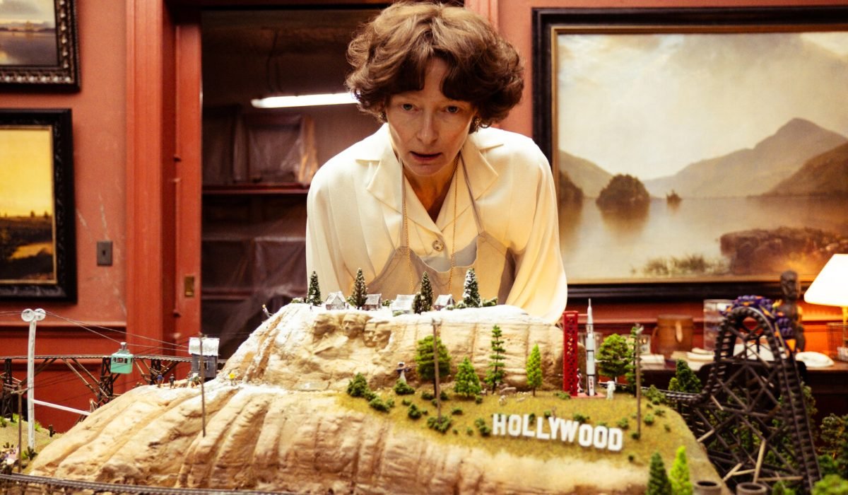 rsz_12_-_the_end_tilda_swinton_c_felix_dickinson_courtesyneon